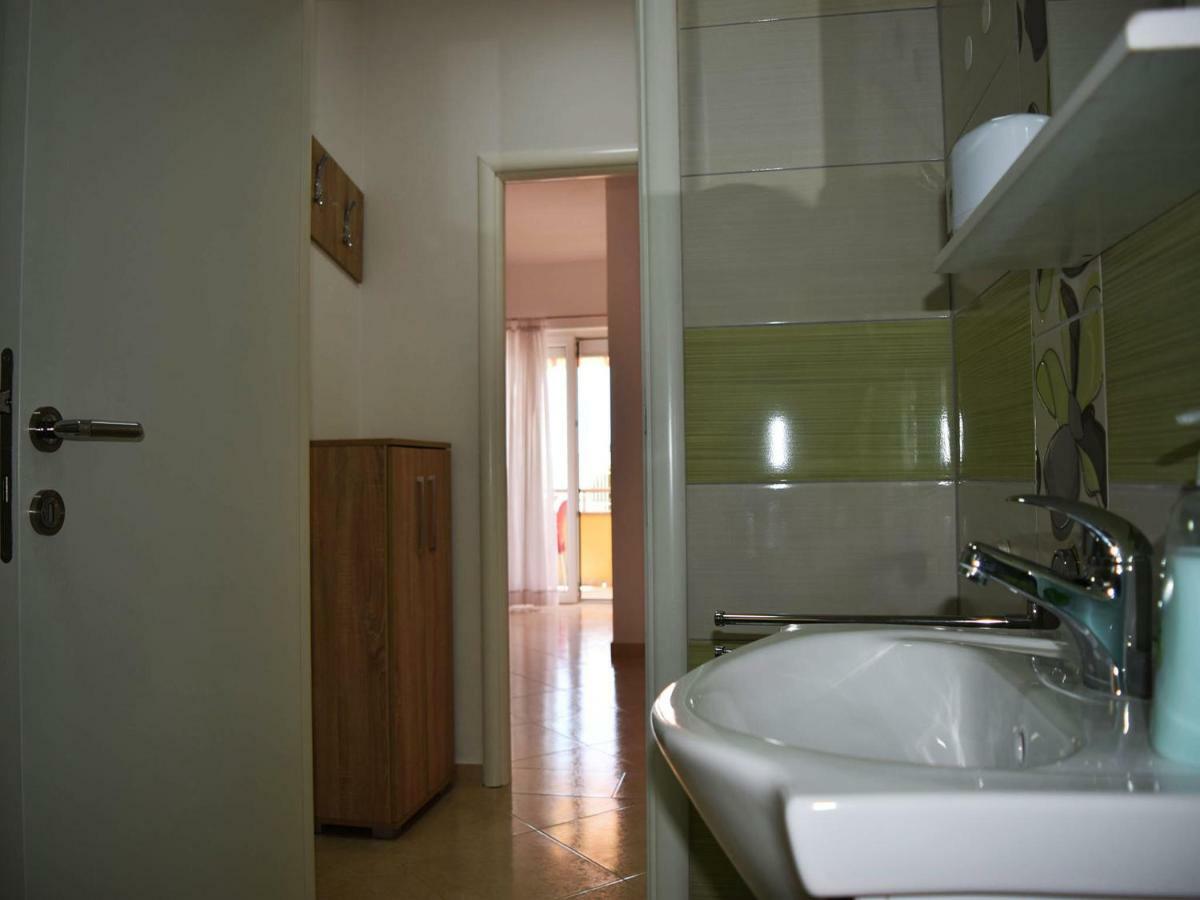 Iva Apartmani Tribunj  Exterior photo